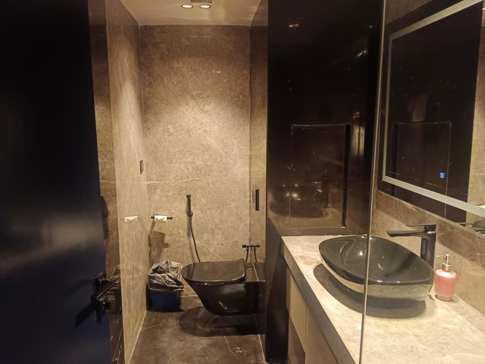 The Galgotias Hotel Gurugram Гургаон Экстерьер фото