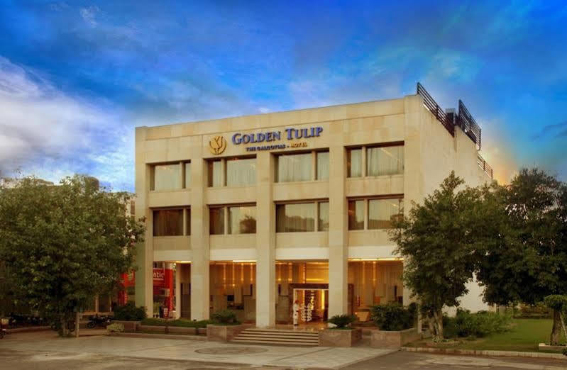 The Galgotias Hotel Gurugram Гургаон Экстерьер фото